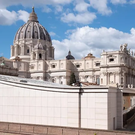 New With Amazing View Of S Peter's Dome Roma